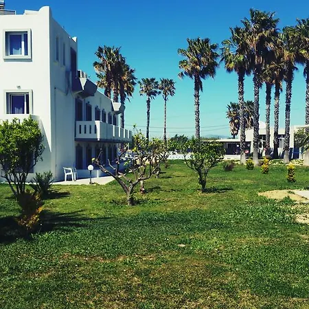 Ξενοδοχείο με διαμερίσματα Athina And