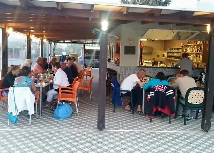 Athina And Aparthotel